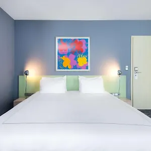 Park Plaza Отель